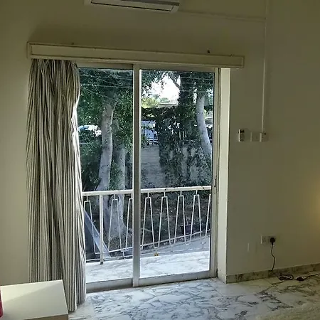 Oxi Square Apartment Nicosia